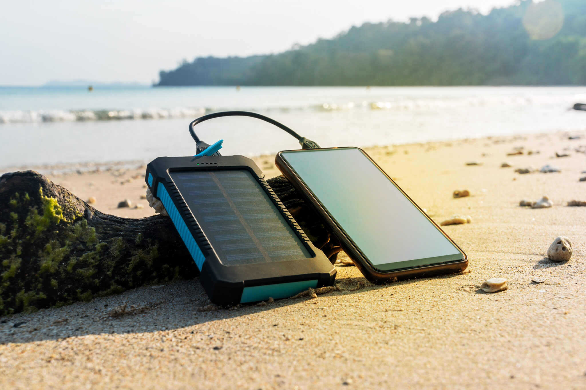 best-solar-battery-chargers-mobile-internet-and-uk-tv-in-spain